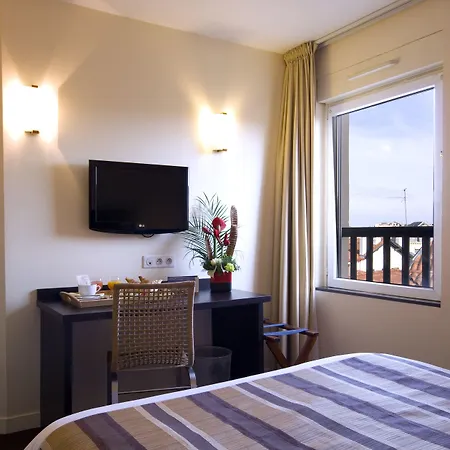 Otel Le Relais Saint-jacques 3*