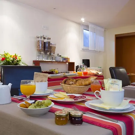 Le Relais Saint-jacques מלון